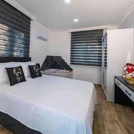 Santana Gocek Willa Göcek