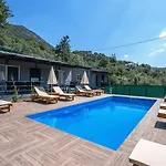Santana Gocek فيلة
